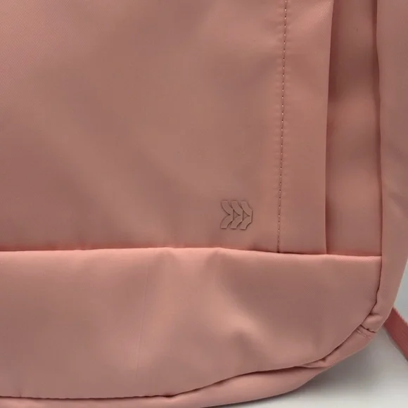 All in Motion Soft Pink 17" Commuter Backpack Laptop Sleeve - Picture 2 of 10